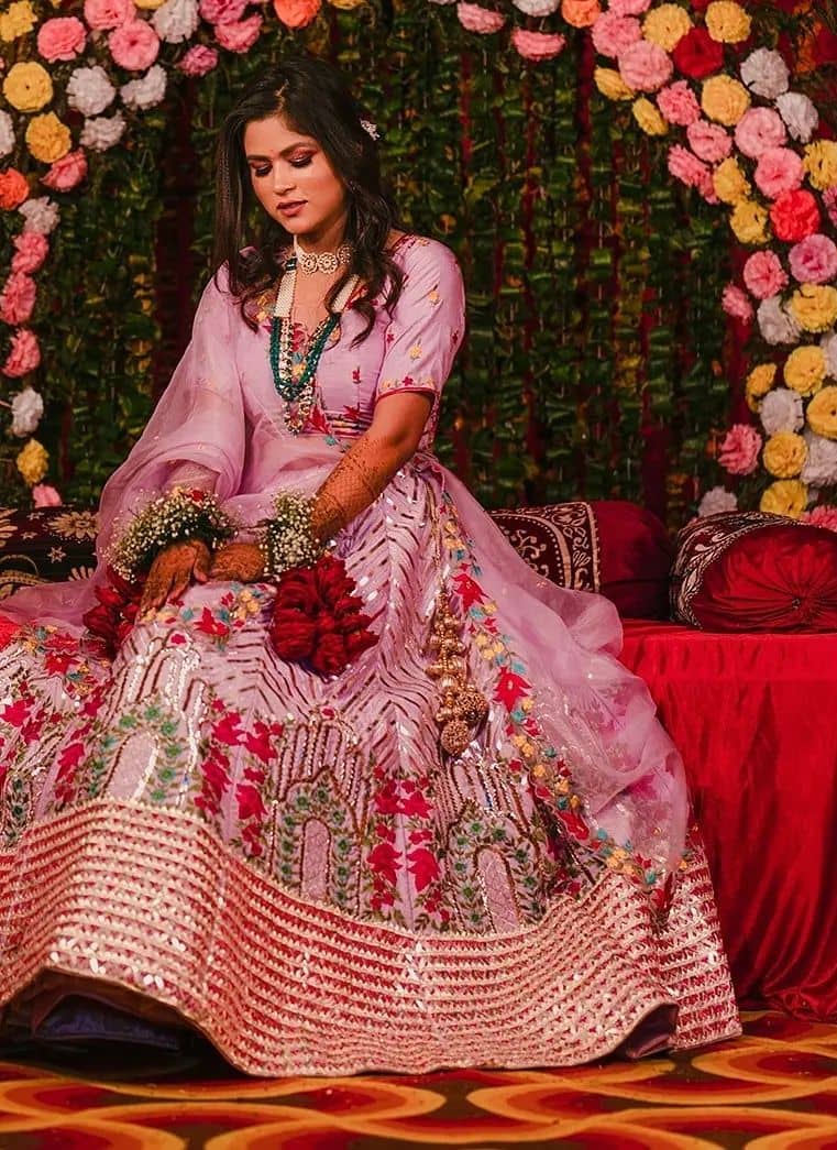A Gorgeous Mumbai Wedding Reflecting Cultures & Family Traditions | Mumbai  wedding, Indian wedding, Bridal style