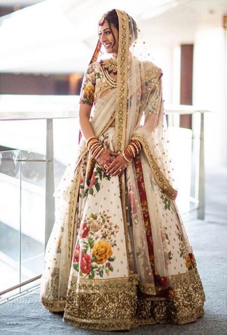 5 Brides Who Ditched Red And Wore White Sabyasachi Lehenga On Their Wedding  Day