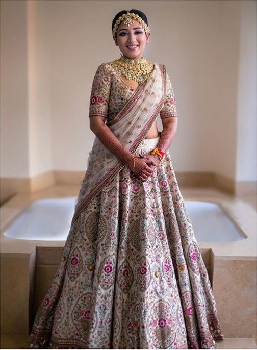 Aditi Rao Hydari Turns Bride For Sabyasachi in a Super-Gorgeous Red Bridal  Lehenga And Traditional Jewellery