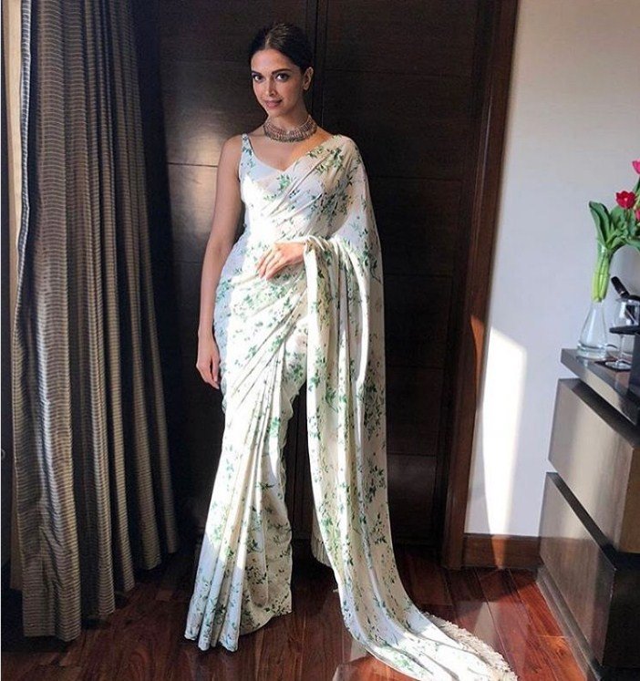FLOATY SAREE
HOW TO WEAR SAREE IN DIFFERENT STYLES FOR PARTY