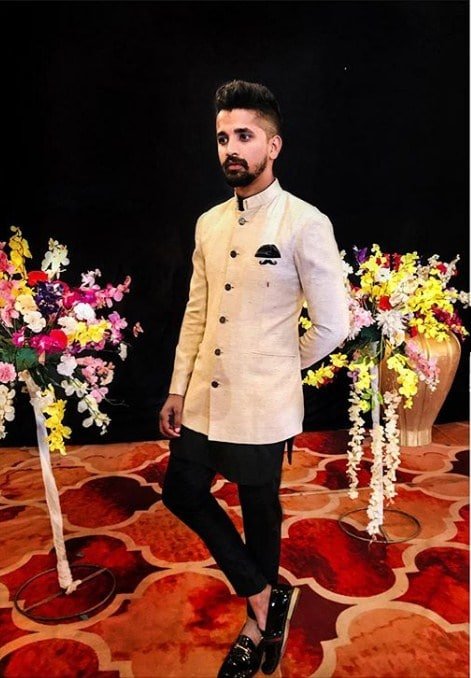 Cream galabandh suit with black trousers