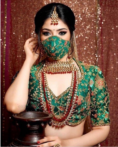 Pose in Ghagra Choli | Ghagra choli, Wedding photography, Fashion