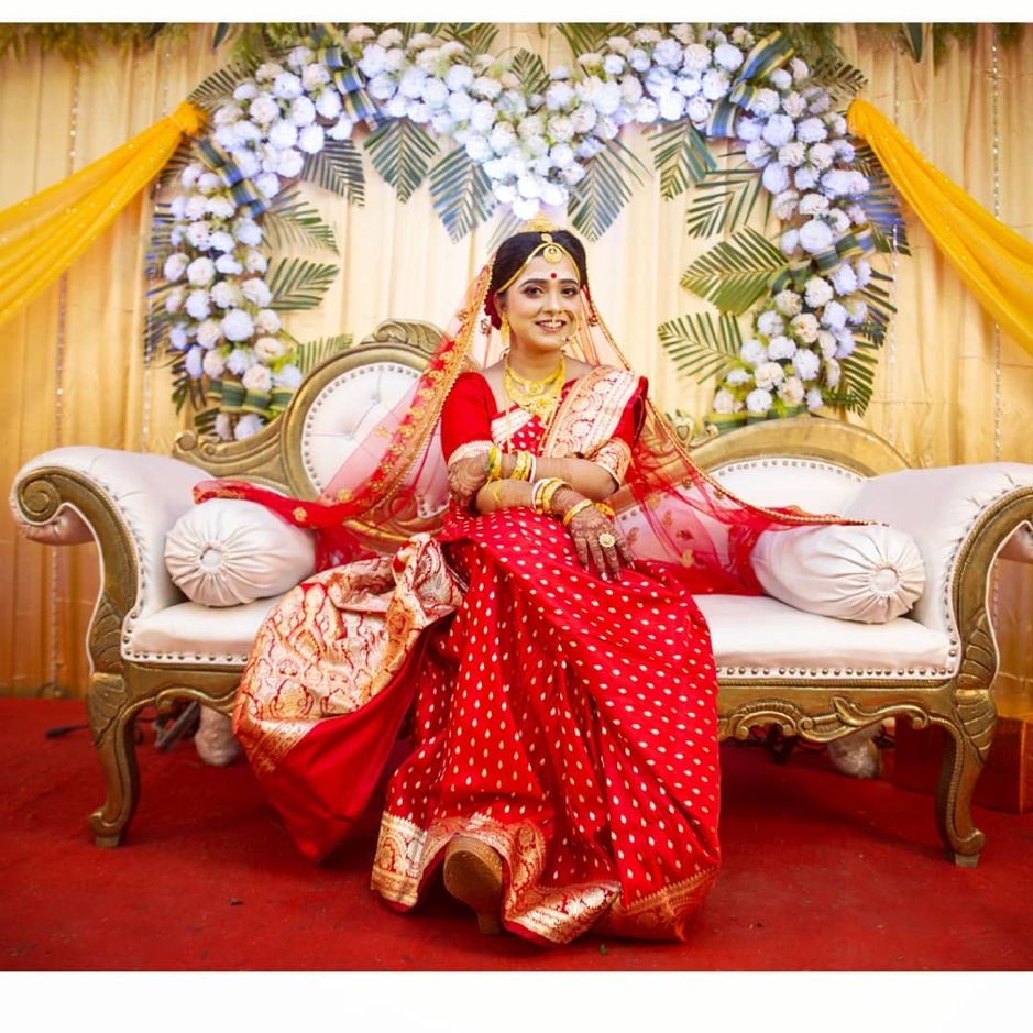 The Beautiful Bengali Bride in Saree 