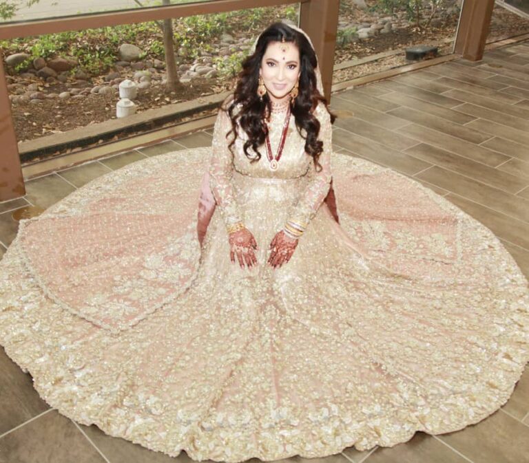 Grey & Peach Bridal Lehenga Set – A Regal Blend of Tradition and Grace