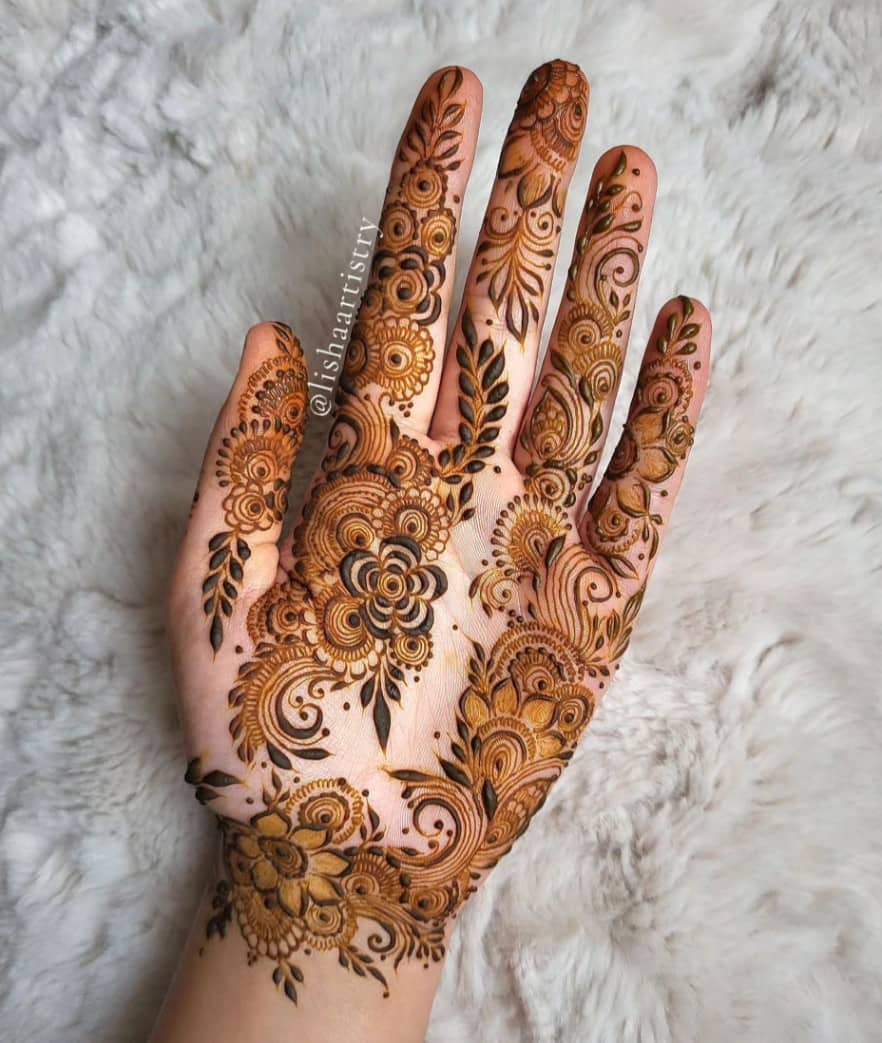 Light Complex Floral Henna Art
