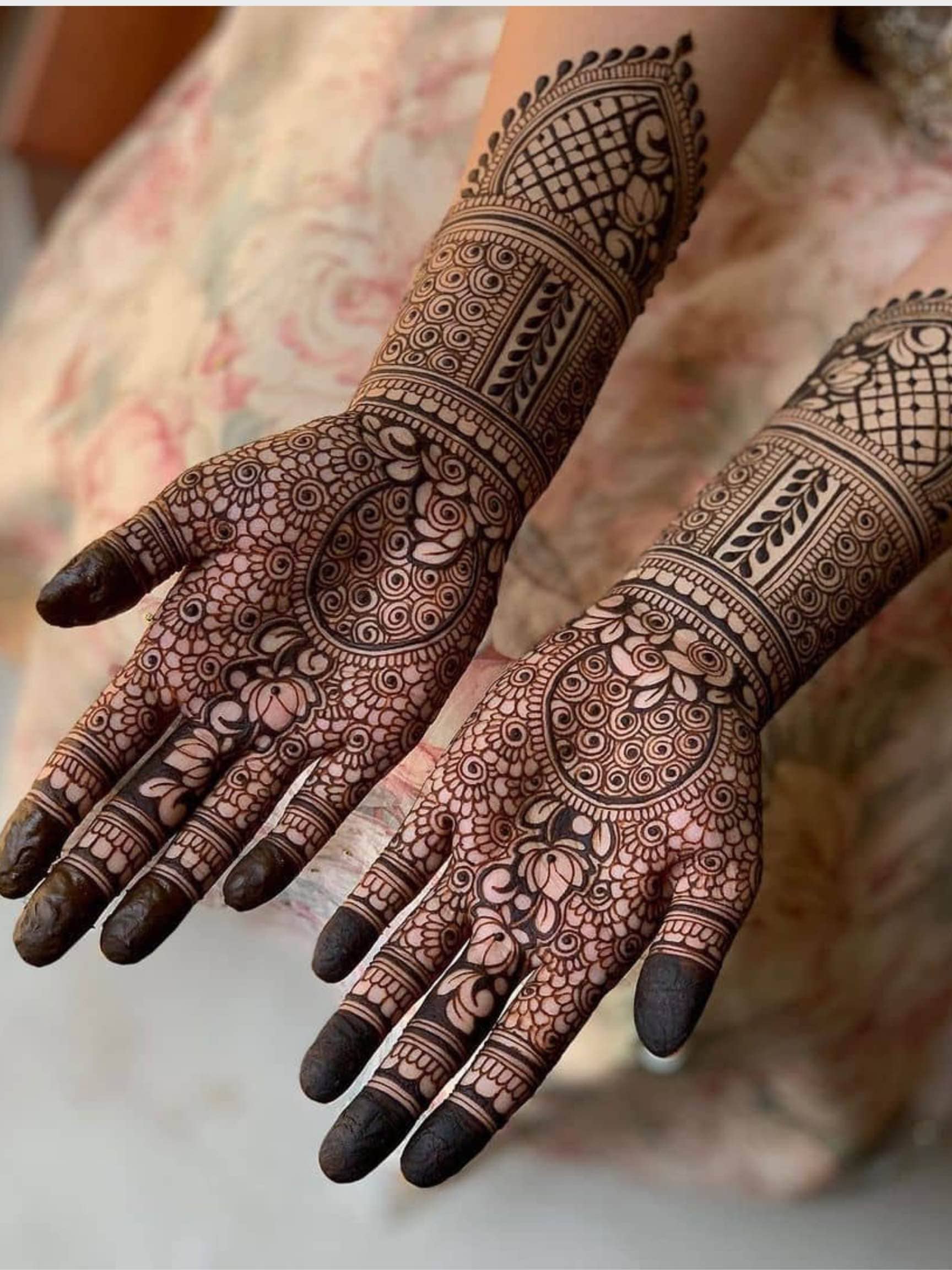 Easy Mehendi Designs For Brides With Heavy Hands | HerZindagi