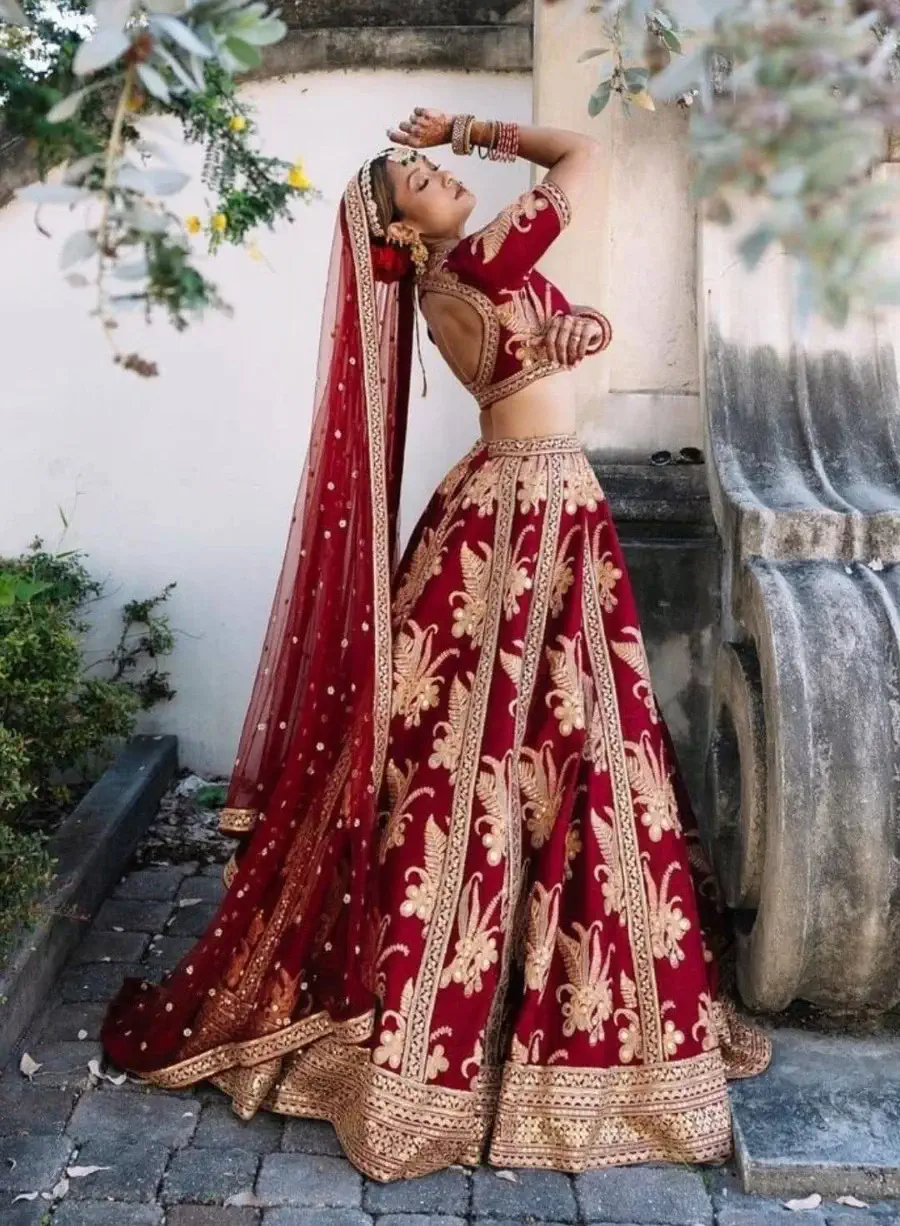 Top 30 bridal lehenga designs that you would love - Baggout